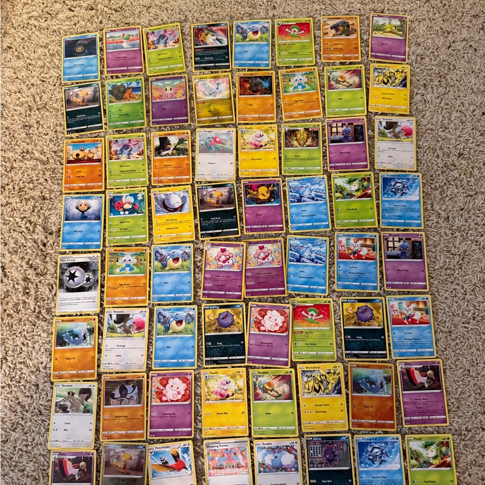 Pokémon Trading Card Collection (Comes with Pokémon Tin)